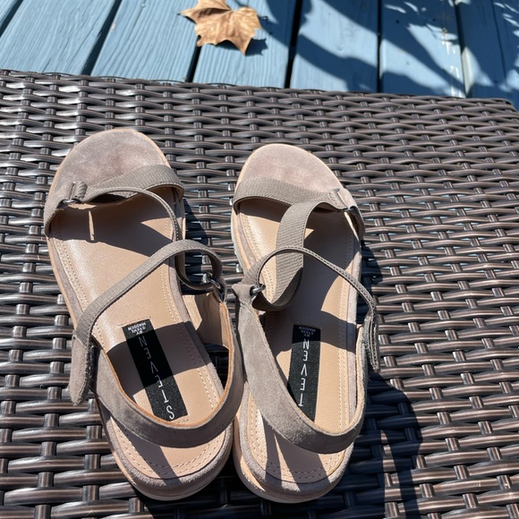 Steven by Steve Madden sandals 8.5 taupe EUC smoke free - Picture 8 of 8